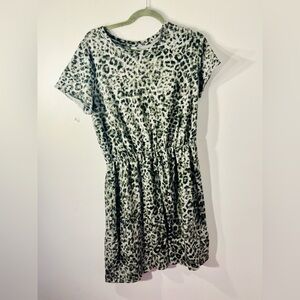 Old navy women’s cheetah print tshirt dress large